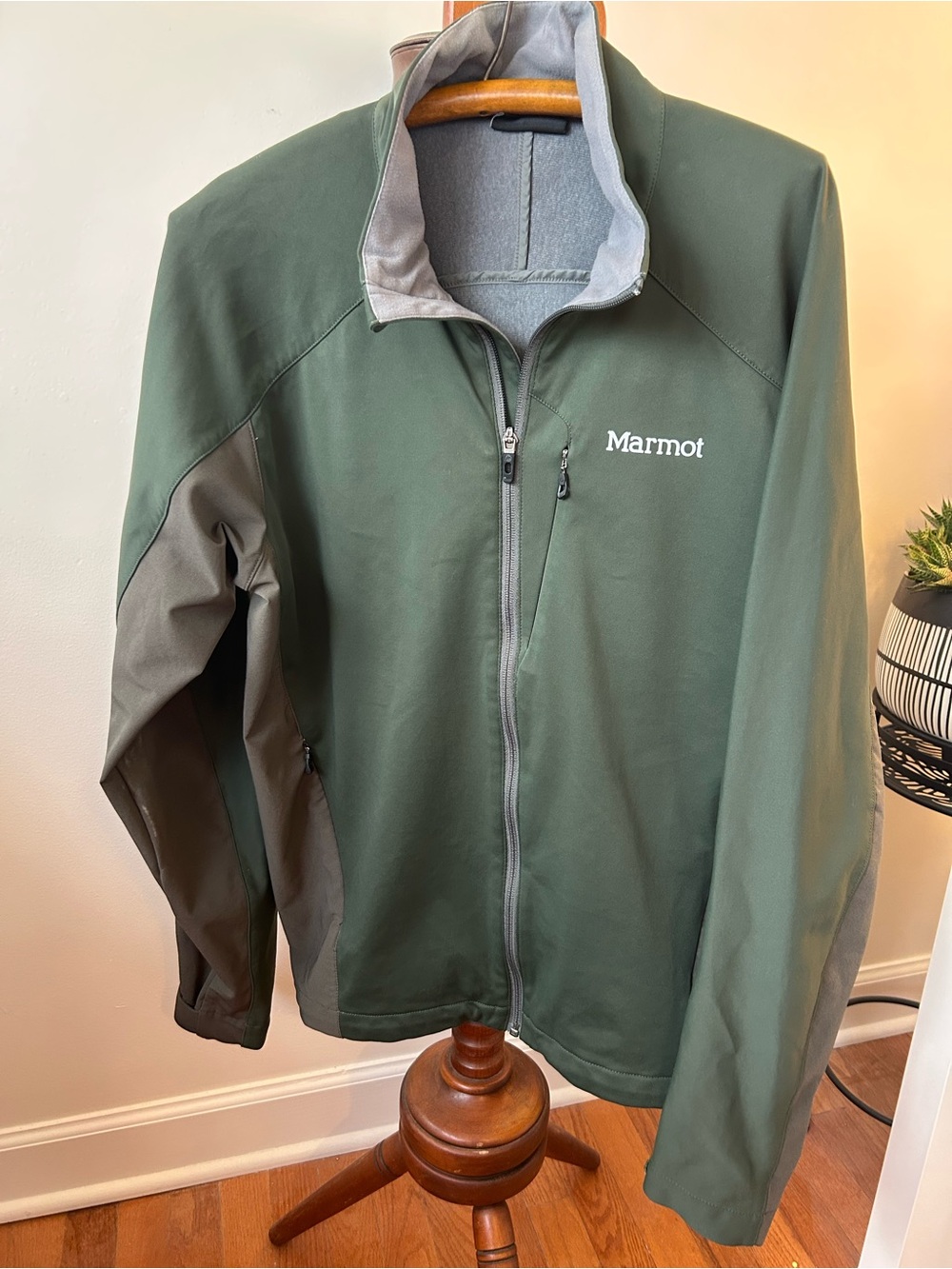 Marmot Men's Forest Green and Gray Performance Softshell Jacket